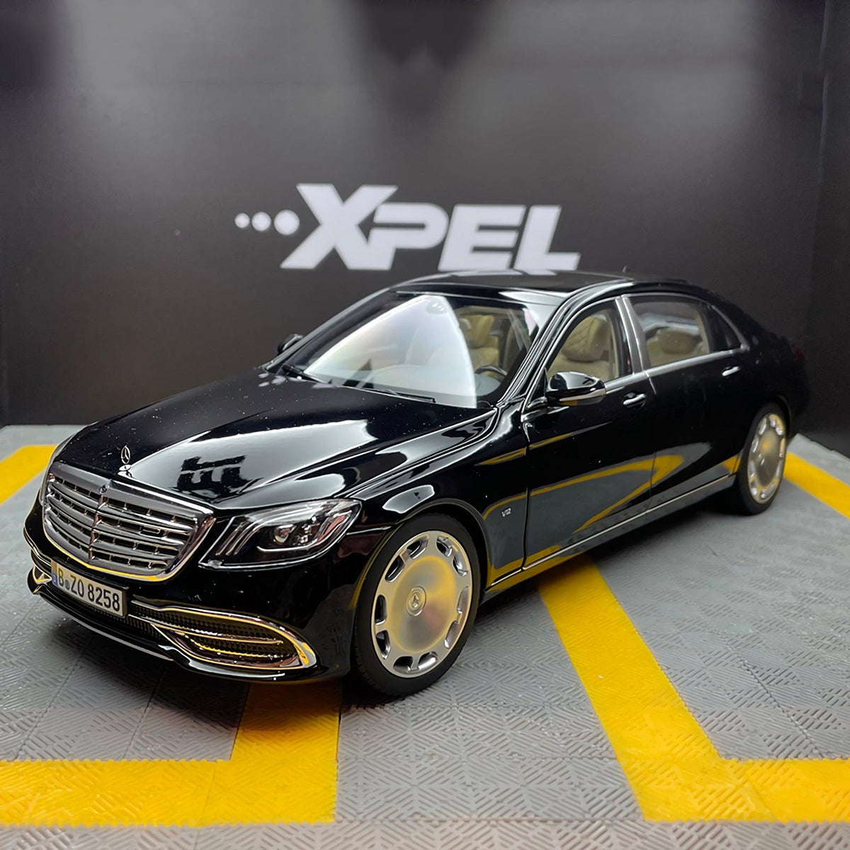 1:18 Scale Maybach Benz S650 Exquisite Die-Cast Model Car - PANSEKtoy