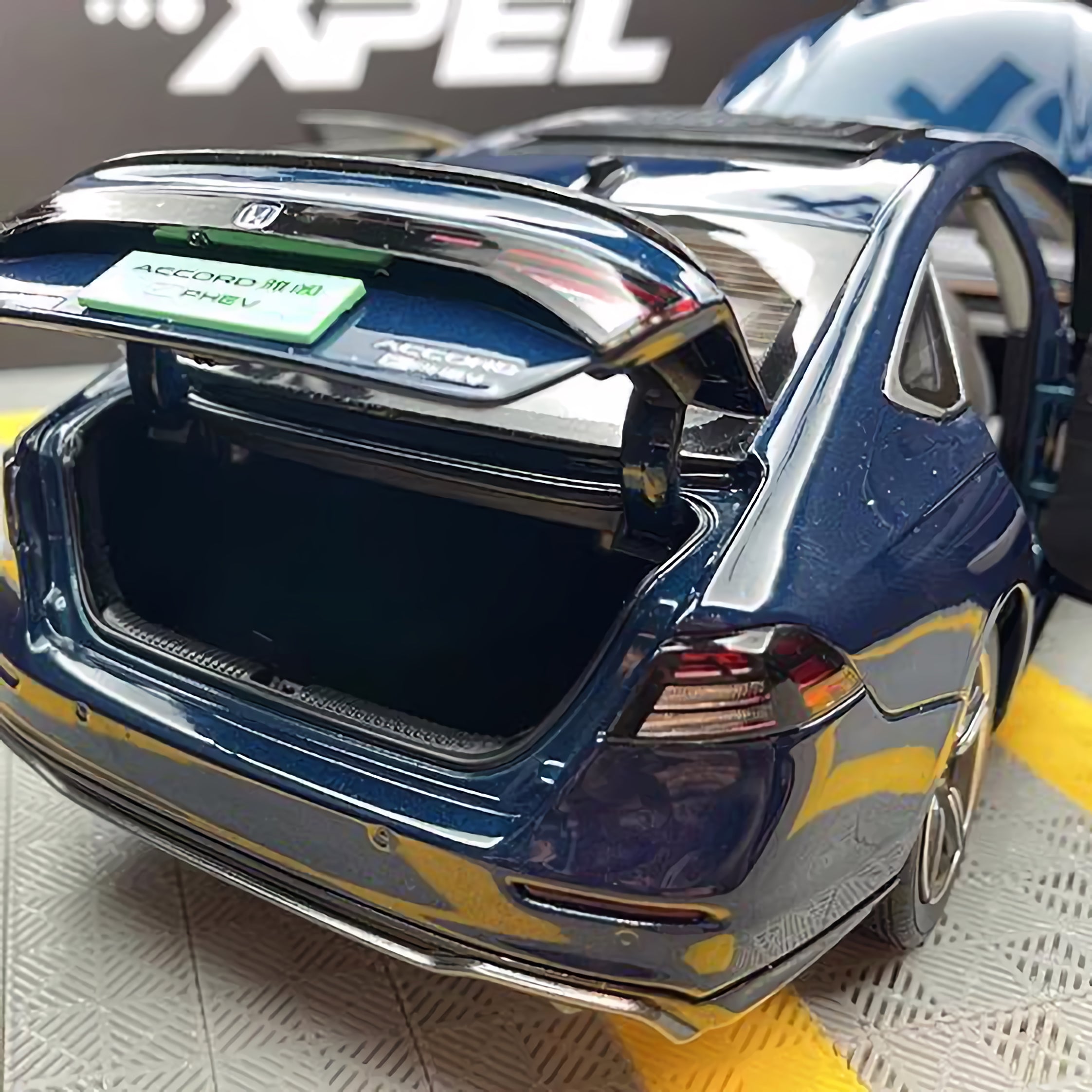 1:18 Scale Honda Accord 2018,2022,2023 Exquisite Die-Cast Model Car - PANSEKtoy