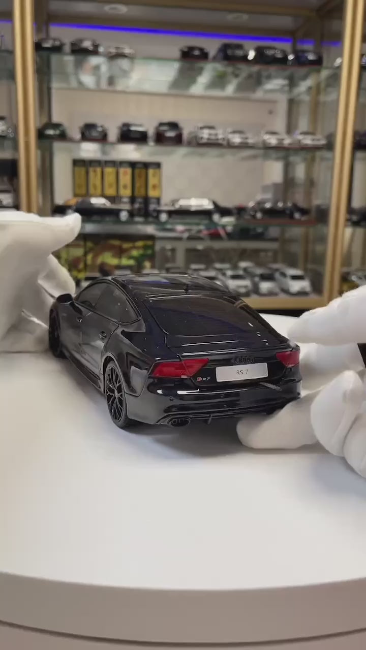 1:18 méretarányú Audi RS7 Exquisite öntött modellautó
