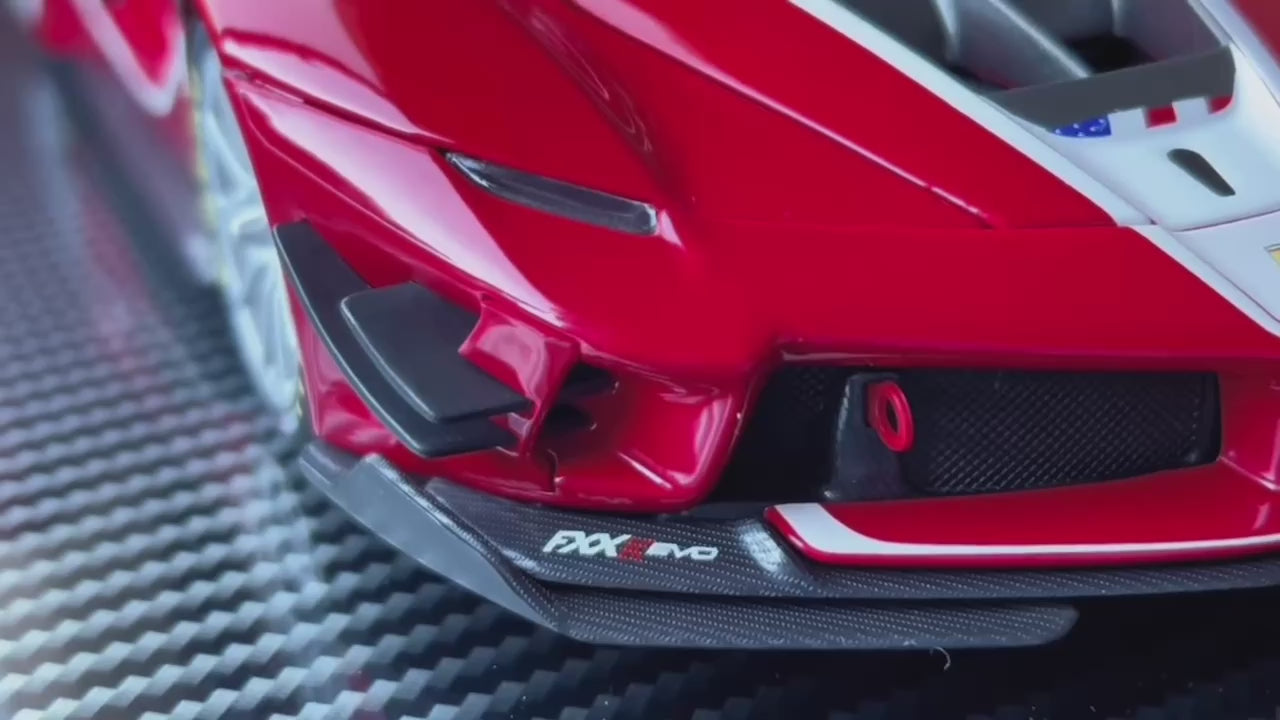 1:18 méretarányú Ferrari FxxK Eredeti Engedélyezett Ötvözet fröccsöntött modellautó 